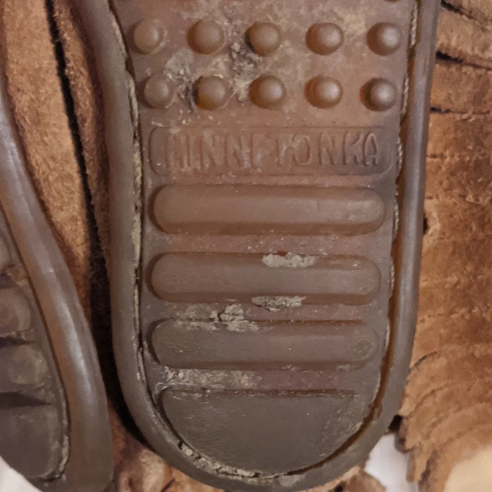 Minnetonka Tan Suede Moccasins Size 7